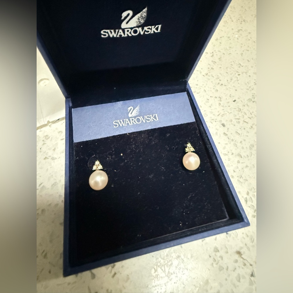 Swarovski Pearl and crystal Earrings princess style cultured pearls